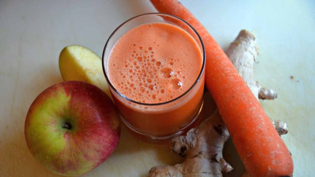 Carrot Apple Ginger Juice recipe