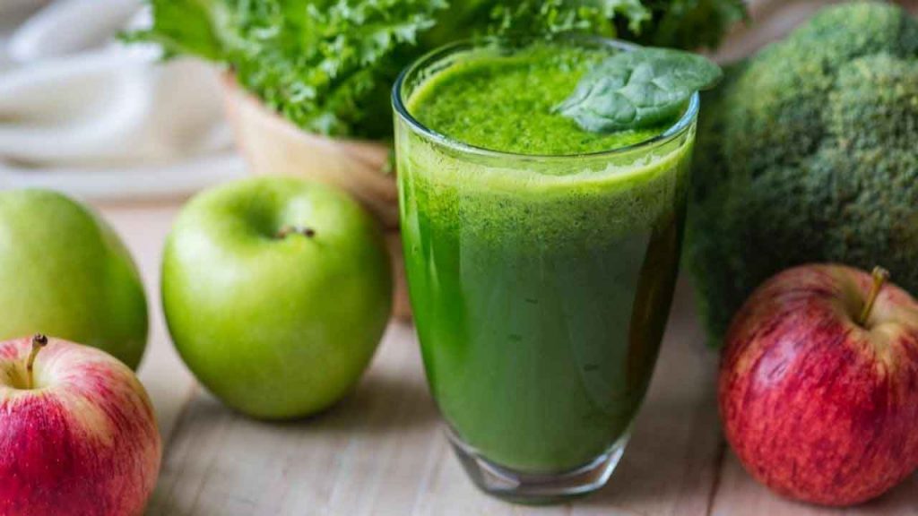 Green Vegetable Juice with apple