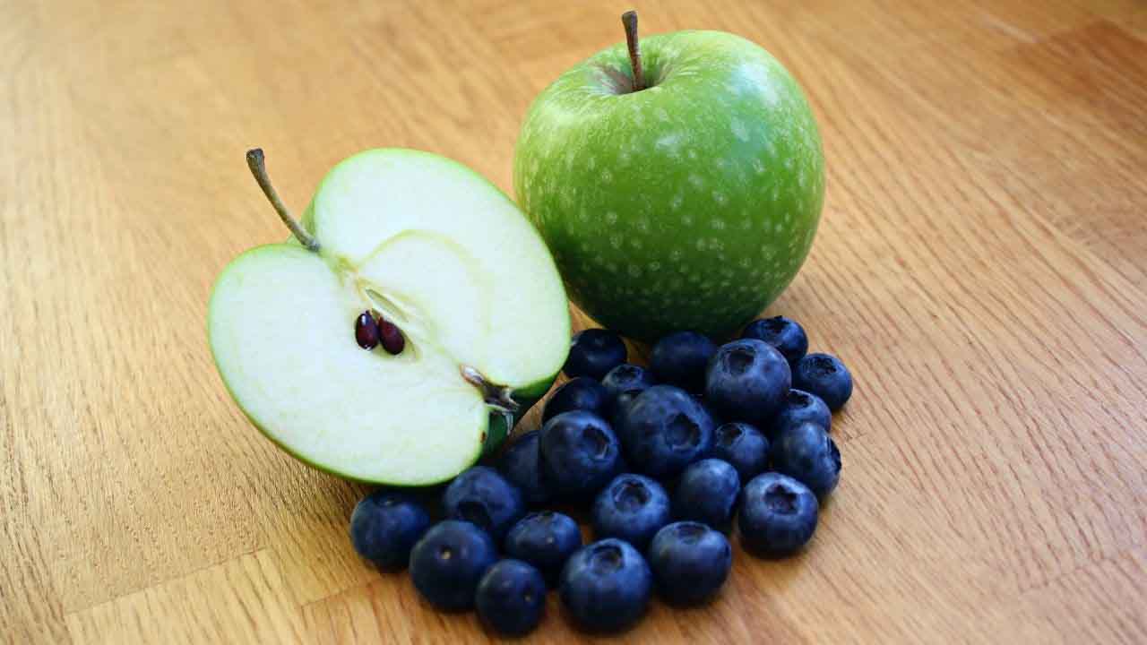 Apple blueberry juice