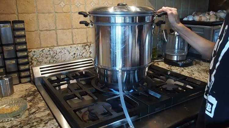 Making juice with a steam juicer